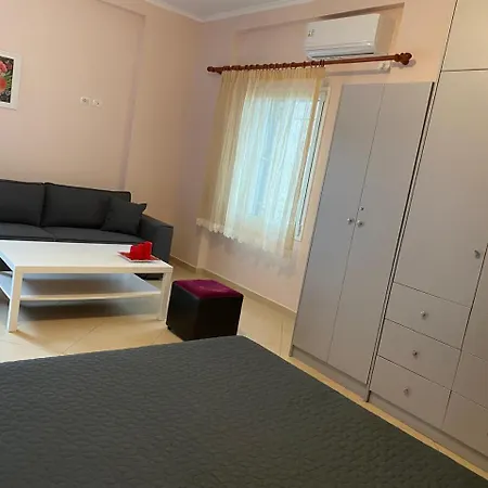 Yiannis & Victoria Apartment