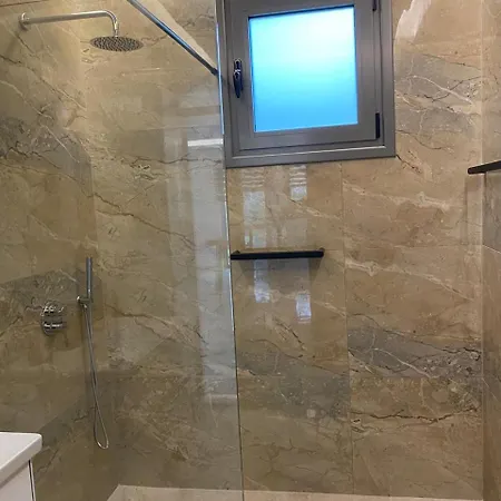 Yiannis & Victoria Apartment