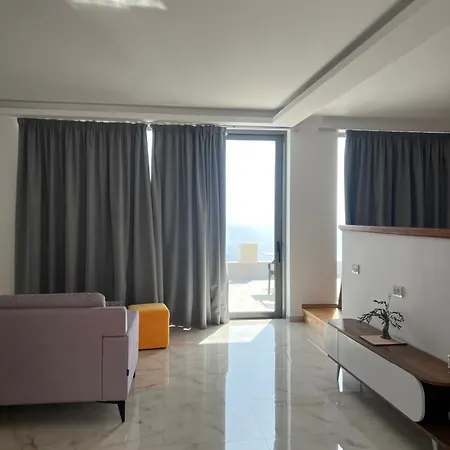 Yiannis & Victoria Apartment *